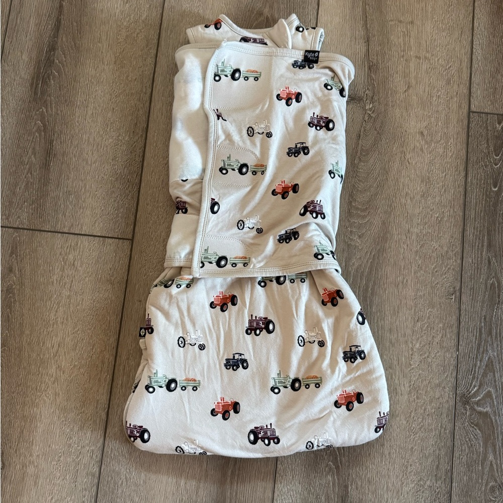 LIKE NEW Kyte Baby Swaddle Sack Discontinued Tractor Print — XS, 1.0 TOG